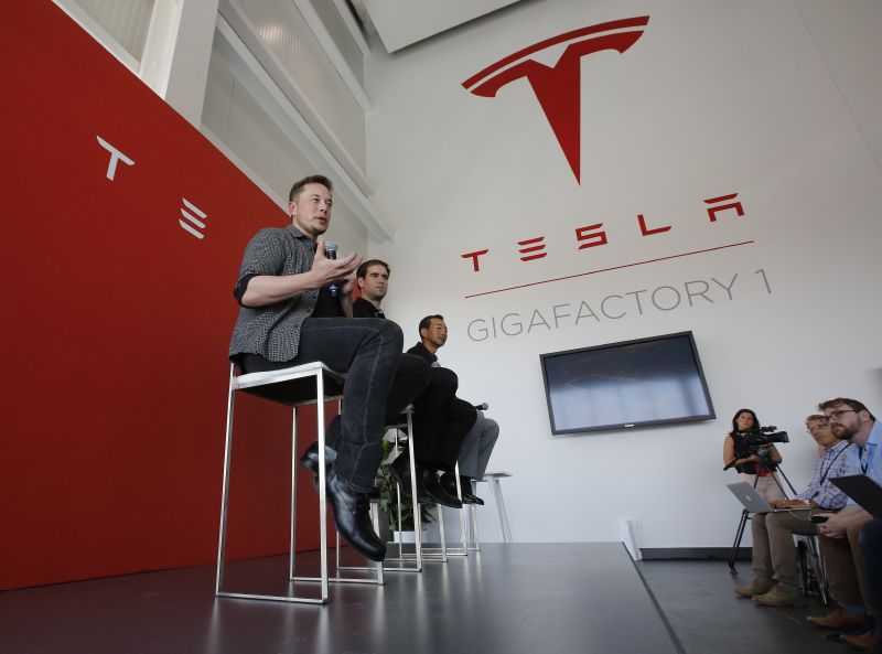 Elon Musk v Austrálii.