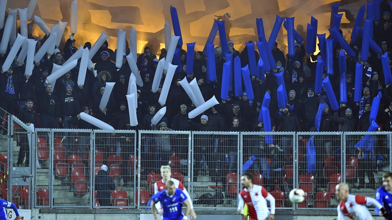 Fanoušci Baníku Ostrava při zápase se Slavií.