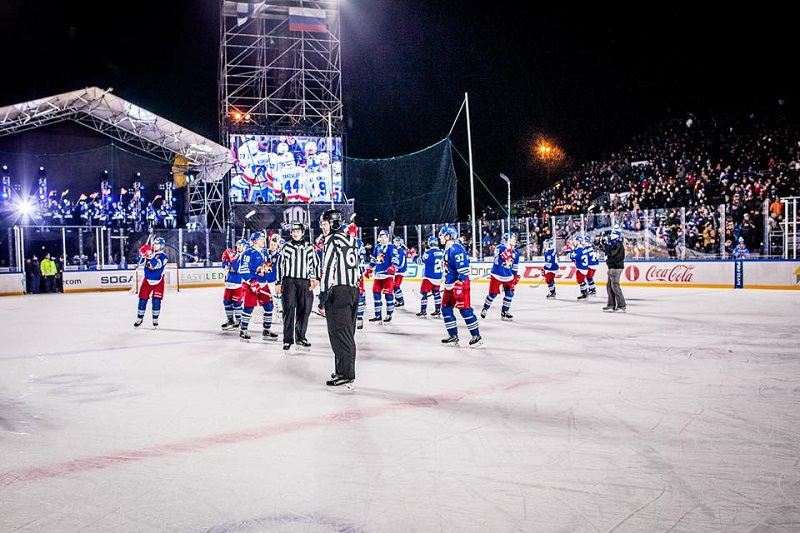 Historicky první duel pod širým nebem v rámci KHL vyhrál Petrohrad.