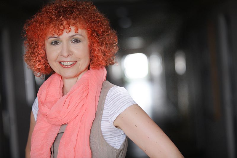 Pozor na lež. „Výzkumy ukázaly, že pokud vyšetřovatel nechá vyslýchaného popsat děj pozadu nebo se zavřenýma očima, zvyšuje se šance na odhalení lhářů,“ říká policejní psycholožka Ludmila Čírtková. Pozor na lež. „Výzkumy ukázaly, že pokud vyšetřovatel nechá vyslýchaného popsat děj pozadu nebo se zavřenýma očima, zvyšuje se šance na odhalení lhářů,“ říká policejní psycholožka Ludmila Čírtková.