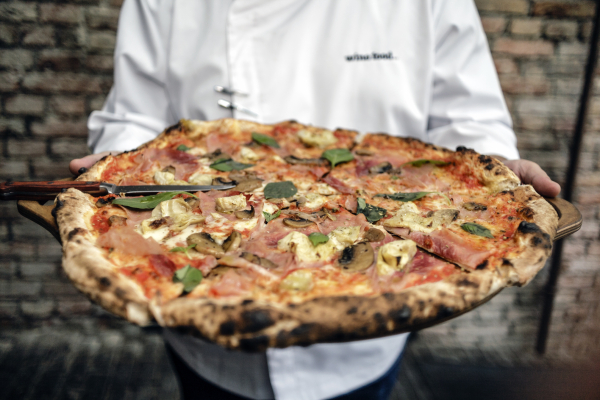 Pizza capricciosa.