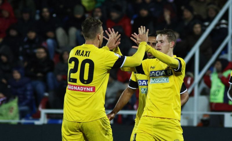 Jakub Jankto se raduje z  jedné z branek do sítě Crotone.
