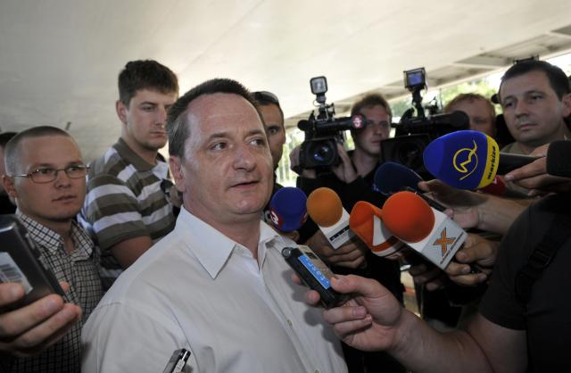 Béla Kovács.
