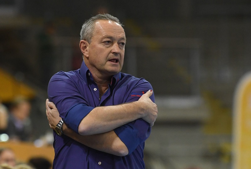 Trenér házenkářské reprezentace Jan Bašný.