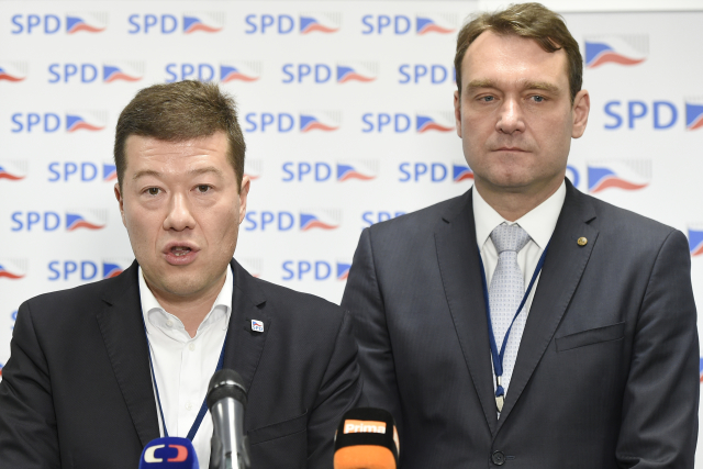 Zleva: Tomio Okamura a Radim Fiala.