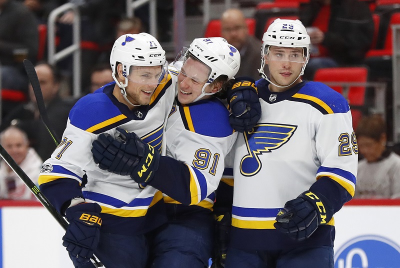 Čeští hokejoví útočníci Vladimír Sobotka a Dmitrij Jaškin ze St. Louis se gólově prosadili v dnešním utkání NHL v Detroitu. Čeští hokejoví útočníci Vladimír Sobotka a Dmitrij Jaškin ze St. Louis se gólově prosadili v dnešním utkání NHL v Detroitu.