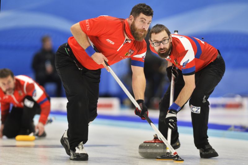 Curleři nestačili na Dány a na olympiádu se nepodívají.