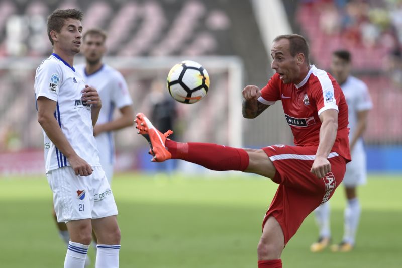 Obránce Tomáš Jablonský v jednom ze zápasů v dresu Brna.