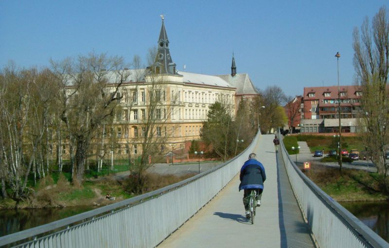 Lávka v Nymburce.