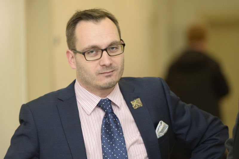 Adam B. Bartoš.