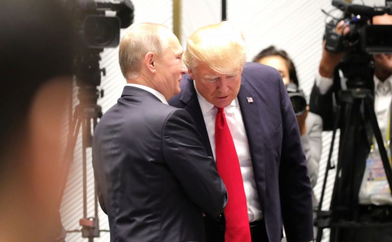 Vladimir Putin (vlevo) a Donald Trump. Vladimir Putin (vlevo) a Donald Trump.