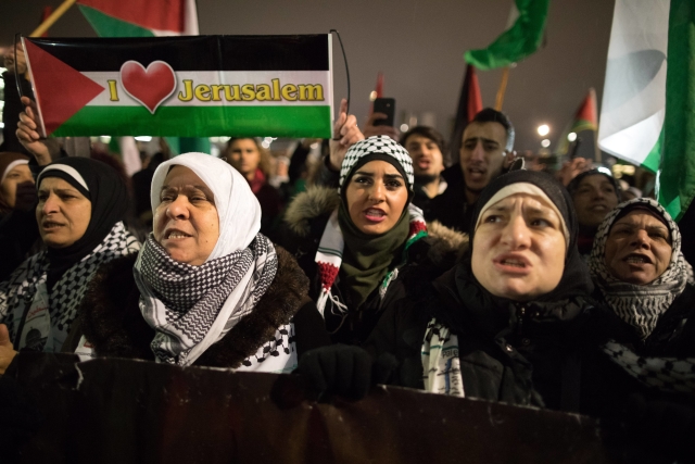 Snímek z propalestinské demonstrace v Berlíně.