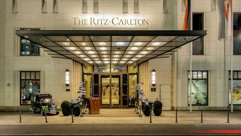 Hotel Ritz Carlton.