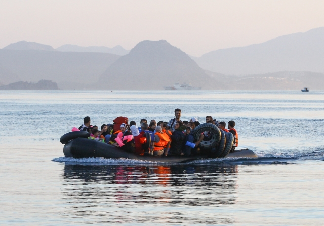 Libyjská loď zadržela na cestě do Itálie přes 250 migrantů (ilustrační foto).