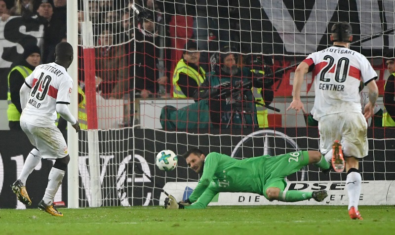 Bayern Mnichov vyhrál v 17. kole německé ligy na hřišti Stuttgartu 1:0.