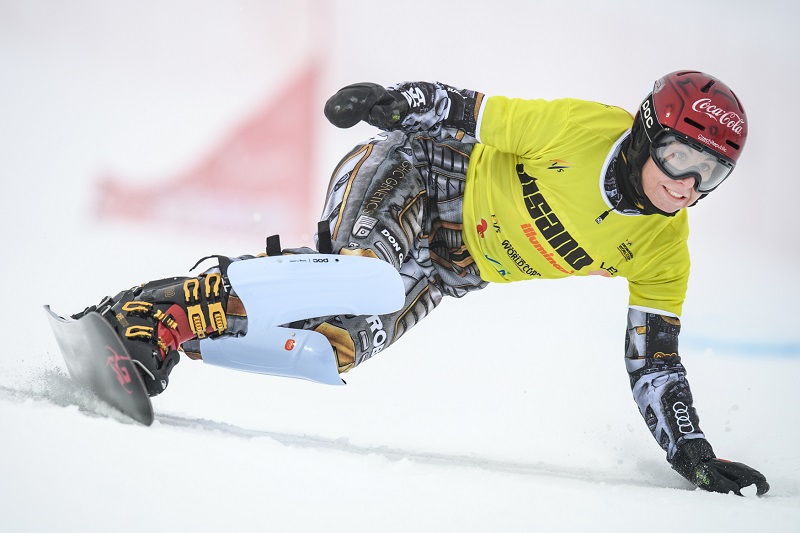 Česká sportovkyně Ester Ledecká na svahu v Itálii.