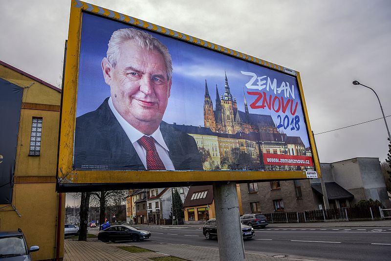 Billboardy na podporu kandidatury současného prezidenta Miloše Zemana v Ostravě.
