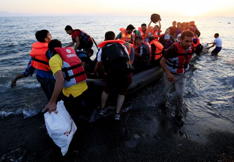 Peníze nebo ostrá slova migranty za mořem neudrží, upozorňuje eurokomisař. Peníze nebo ostrá slova migranty za mořem neudrží, upozorňuje eurokomisař.