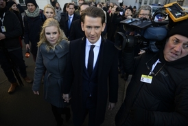 Sebastian Kurz s manželkou.