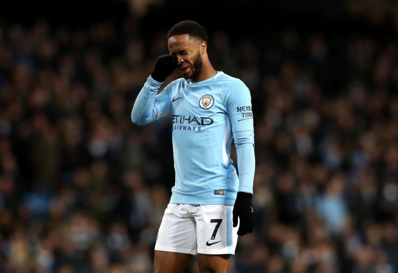 Raheem Sterling byl terčem útoku.