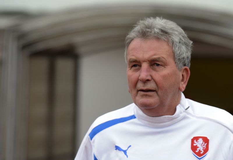 Josef Pešice zemřel ve věku 67 let. Josef Pešice zemřel ve věku 67 let.