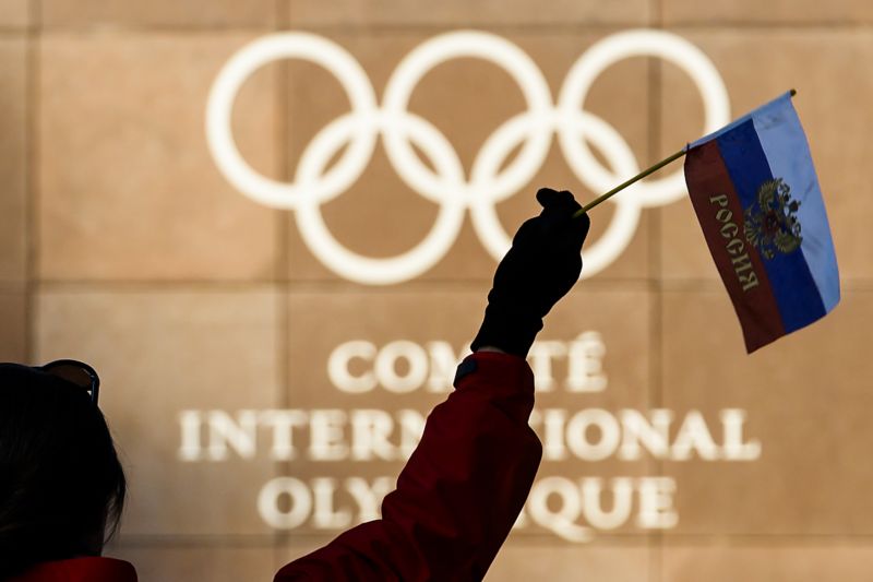 Ruští sportovci musí startovat pod neutrální vlajkou.