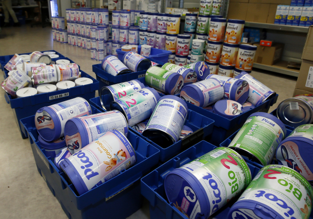 Dětské výrobky francouzské mlékárenské společnosti Lactalis stažené kvůli salmonelóze.