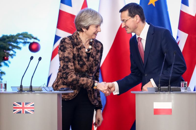 Theresa May a Mateusz Morawiecki.