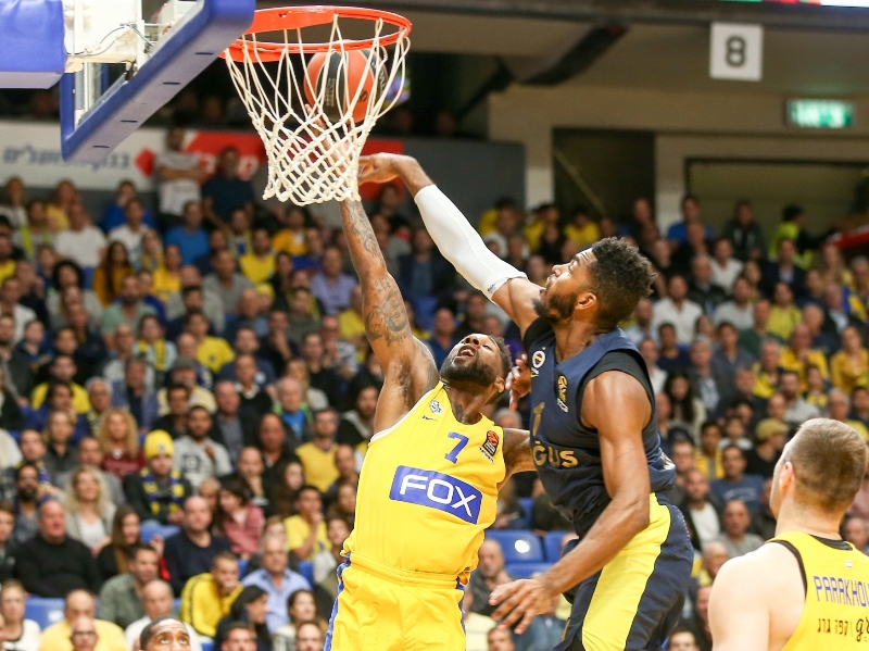 Fenerbahce prohrálo v dalším kole Evropské ligy s Maccabi Tel Aviv. Fenerbahce prohrálo v dalším kole Evropské ligy s Maccabi Tel Aviv.