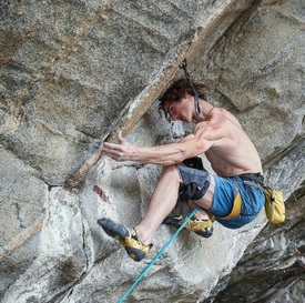 Lezec Adam Ondra jako první na světě překonal stupeň obtížnosti 9c, kterou svým výkonem dokonce založil jako nejtěžší možnou.