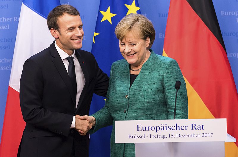 Francouzský prezident Emmanuel Macron a německá kancléřka Angela Merkelová. Francouzský prezident Emmanuel Macron a německá kancléřka Angela Merkelová.
