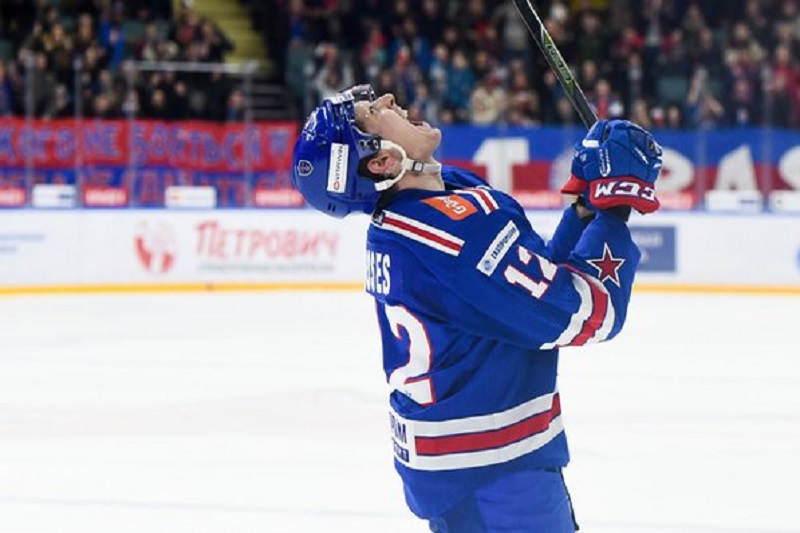 Steve Moses se vrací zpět do hokejových Helsinek. Steve Moses se vrací zpět do hokejových Helsinek.