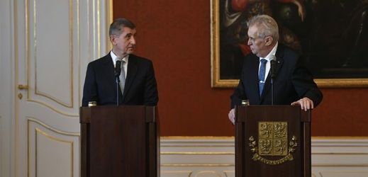 Zleva Andrej Babiš a Miloš Zeman.