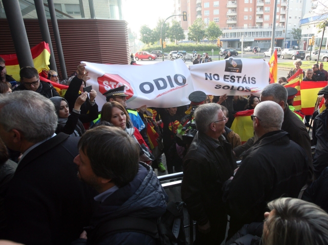 Demonstrace na podporu dvou radních z katalánského města Reus.