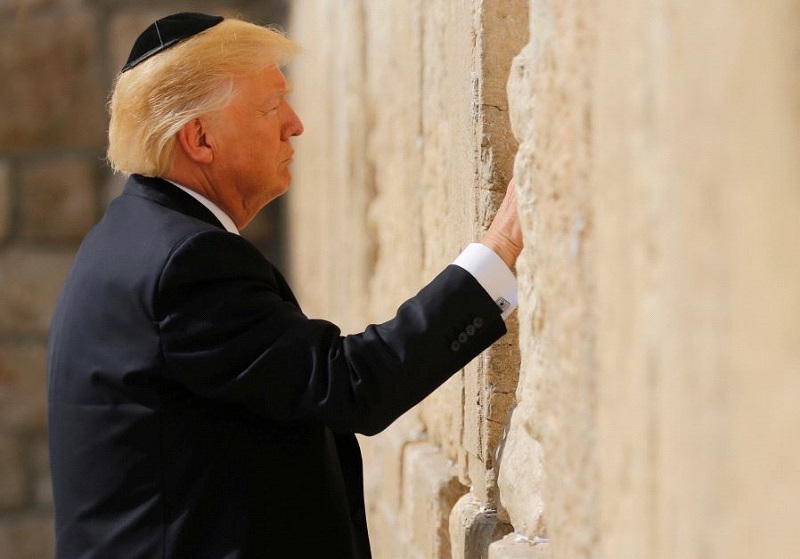 Donald Trump u Zdi nářků. 