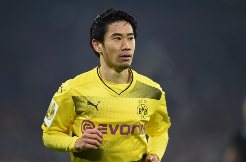 Shinji Kagawa si s malým fanouškem doslova pohrál.