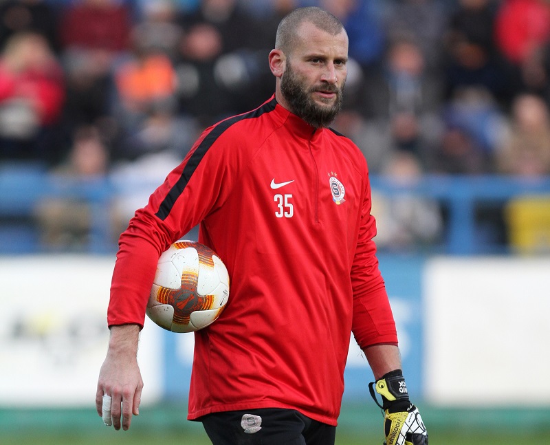 Sparťanský brankář David Bičík nastoupí k Silvestrovskému derby (ilustrační foto).