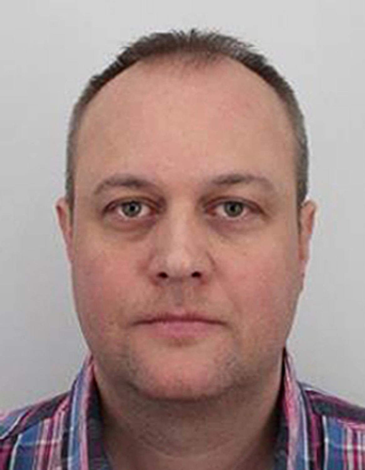 Policisté pátrají po Janu Svatošovi (42) z Prahy. Policisté pátrají po Janu Svatošovi (42) z Prahy.