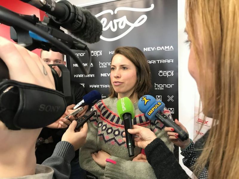 Olympijská naděje Eva Samková na tiskové konferenci. Olympijská naděje Eva Samková na tiskové konferenci.