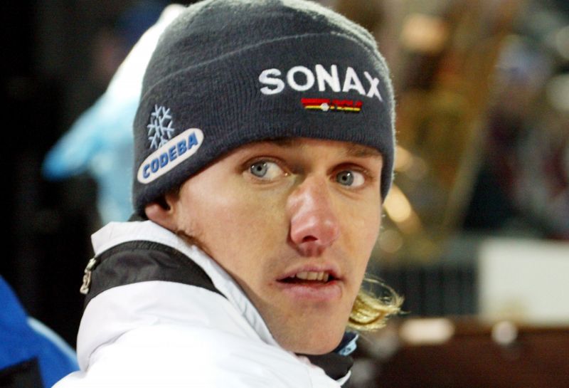Bývalý šampion Sven Hannawald. Bývalý šampion Sven Hannawald.
