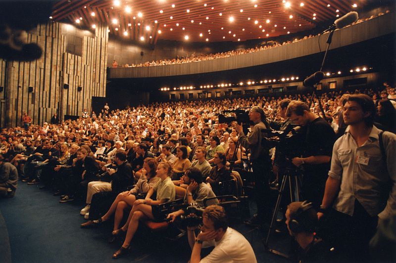 52. ročník Mezinárodního filmového festivalu v Karlových Varech přinesl městu více než 185 milionů.