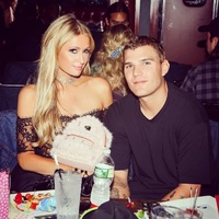 Paris Hilton a Chris Zylka.