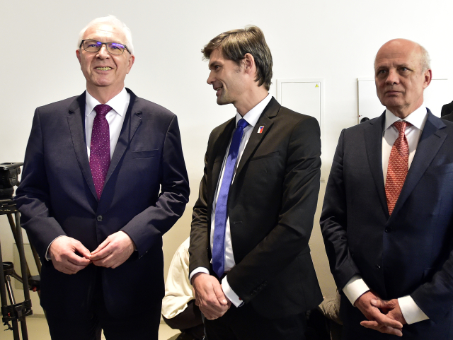 Zleva kandidáti na prezidenta: Jiří Drahoš, Marek Hilšer a Michal Horáček.