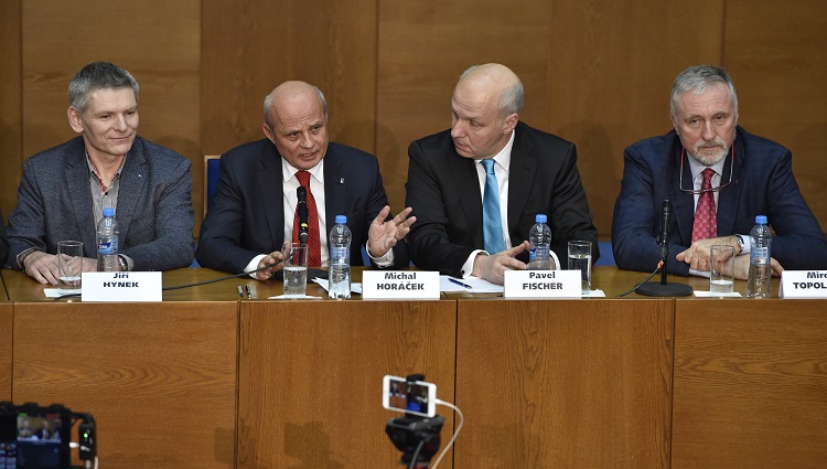 Na snímku jsou prezidentští kandidáti, zleva Jiří Hynek, Michal Horáček, Pavel Fischer a Mirek Topolánek.