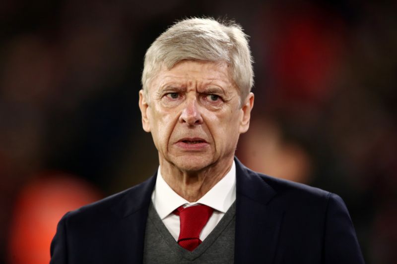 Arsene Wenger míní, že rozhodčí Arsenalu v současné sezoně škodí. Arsene Wenger míní, že rozhodčí Arsenalu v současné sezoně škodí.