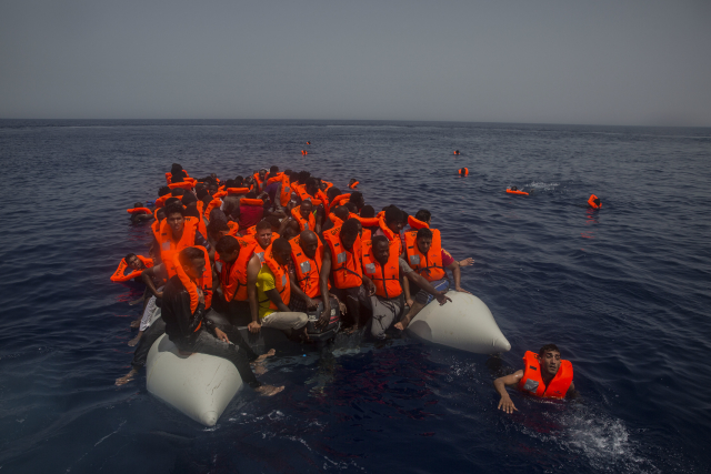 Většina migrantů, kteří loni do Evropy připluli přes Středozemní moře, pocházela ze západní Afriky. Většina migrantů, kteří loni do Evropy připluli přes Středozemní moře, pocházela ze západní Afriky.