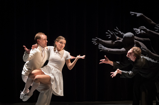 Michal Kováč (tatínek), Anna Srncová (Markétka, sestra), Richard Ševčík (Řehoř Samsa). Michal Kováč (tatínek), Anna Srncová (Markétka, sestra), Richard Ševčík (Řehoř Samsa).