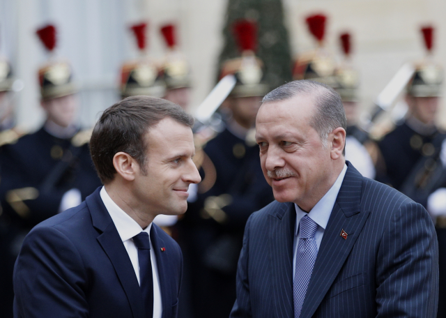 Vlevo francouzský prezident Macron a jeho turecký protějšek Erdogan. Vlevo francouzský prezident Macron a jeho turecký protějšek Erdogan.