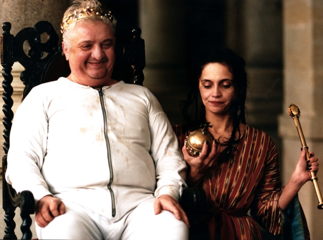 Slovenský herec Marián Labuda jako otec Ubu ve stejnojmenném filmu.