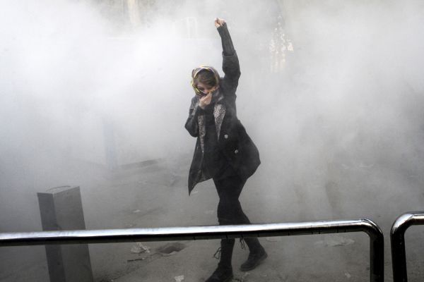 Protivládní protesty v Íránu. Protivládní protesty v Íránu.